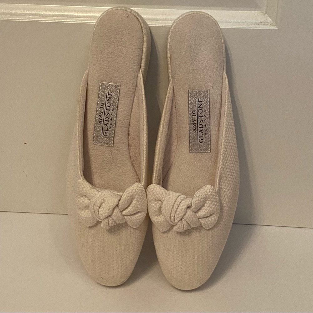 AMY JO GLADSTONE NEW SHOES SLIPPERS MULES WHITE TEXTURED FABRIC BOW SIZE L 8